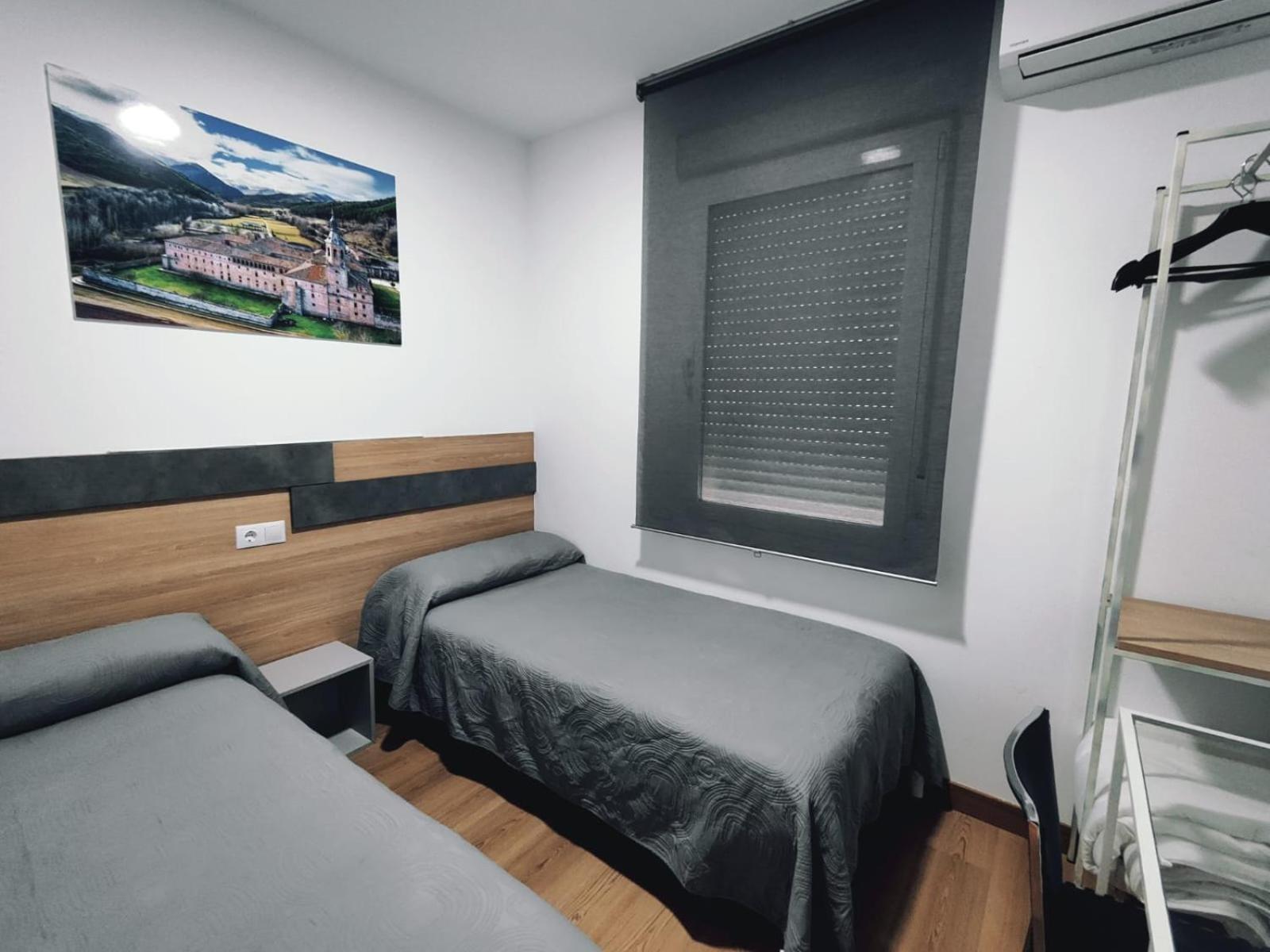 Hostal Rioja Condestable โลโกรโญ ภายนอก รูปภาพ