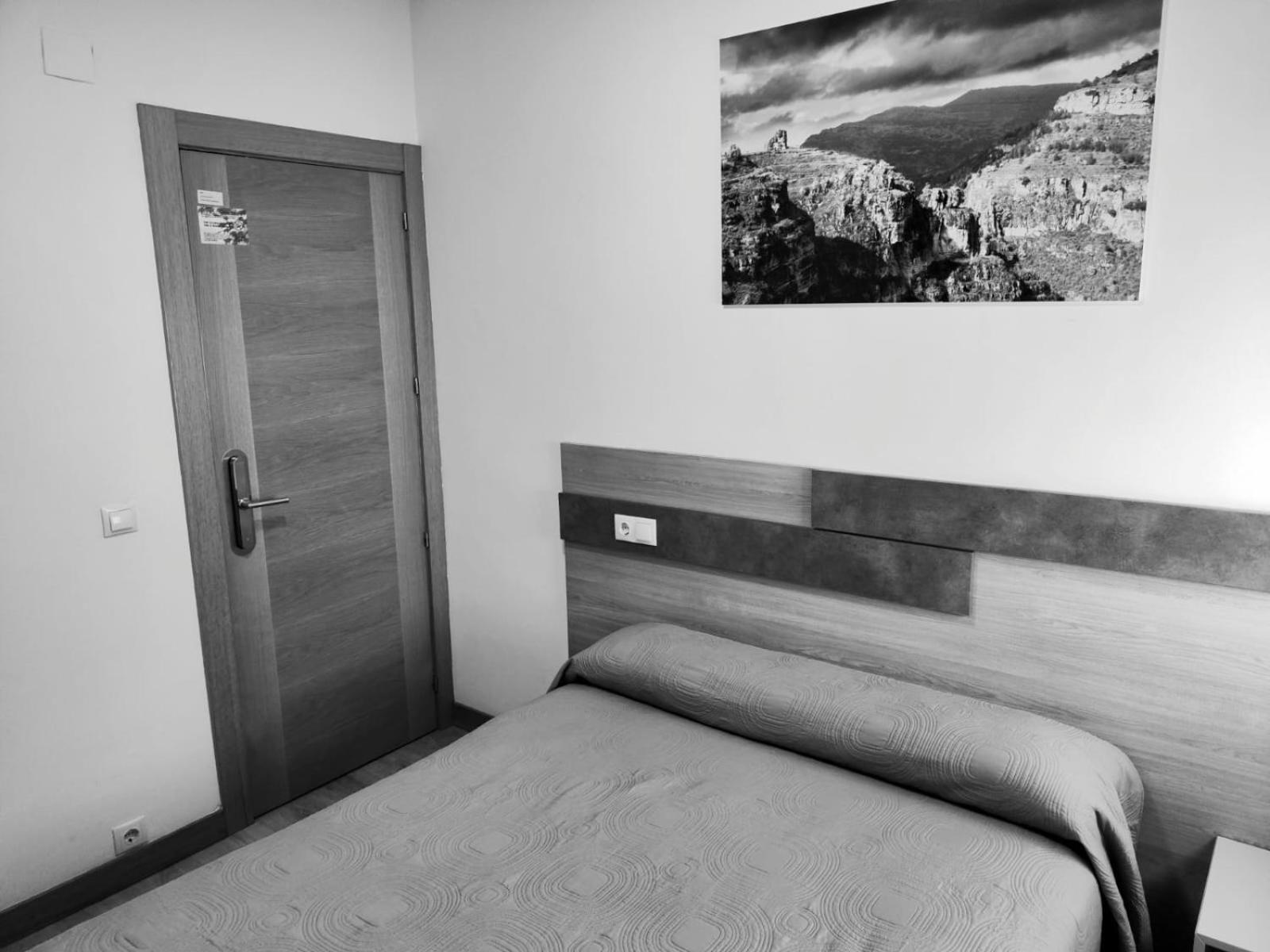 Hostal Rioja Condestable โลโกรโญ ภายนอก รูปภาพ